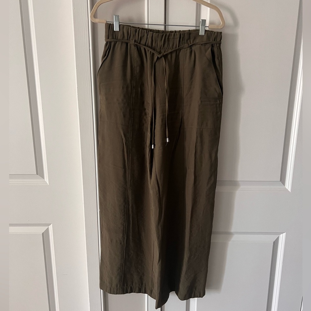 Medium Zara wide Legs Olive Drawstring Woman Pants ( Excellent Condition )
